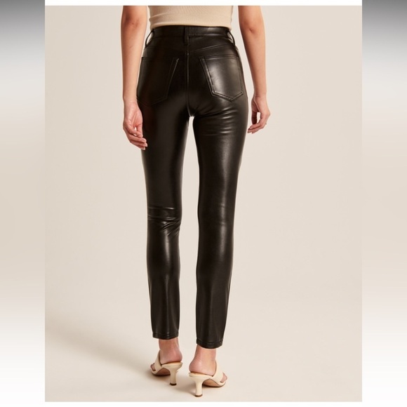 Women’s ABERCROMBIE & FITCH Curve Love The Skinny High Rise black pant- Size 2 - Picture 2 of 8